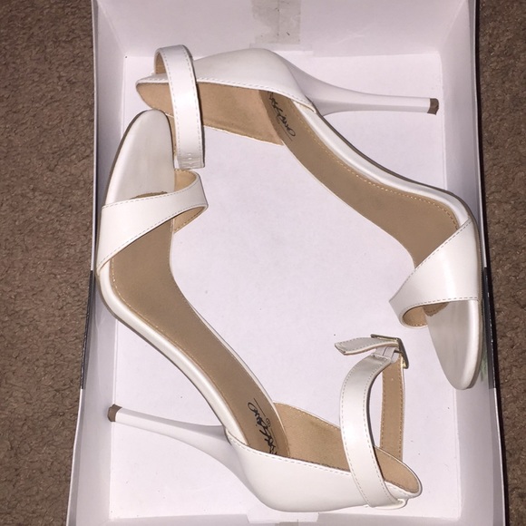 Mossimo Supply Co. Shoes - Pamela white heels size 8